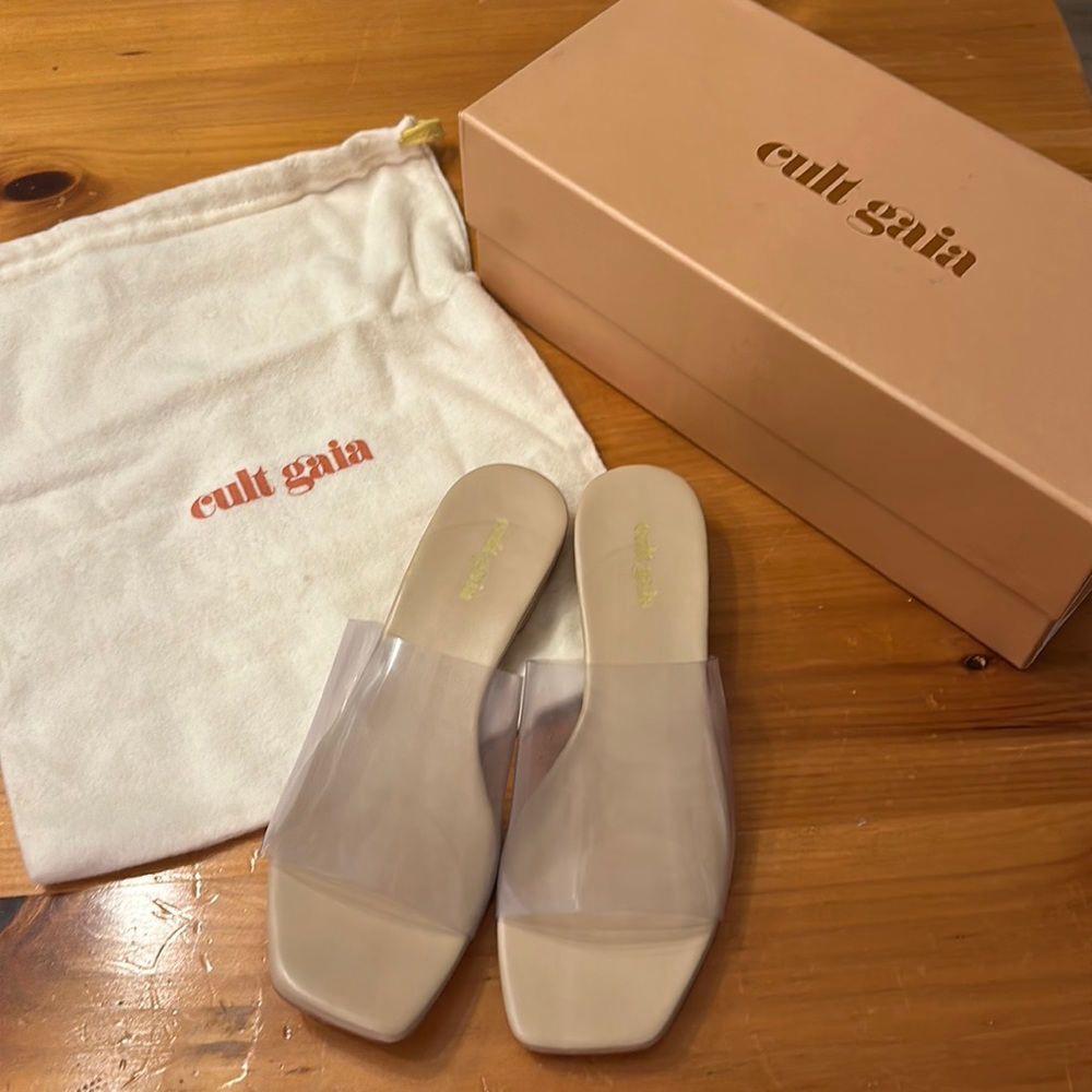 NEW Cult Gaia Sivan Sandal